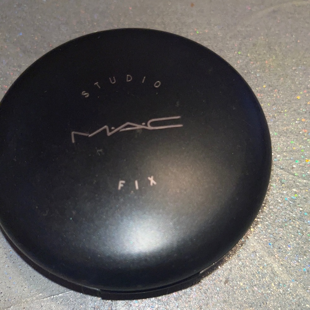 Mac Studiofix powder NC 30